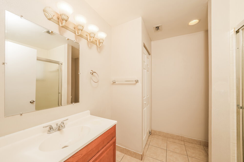 Building Photo - 1725 Shoreside Cir