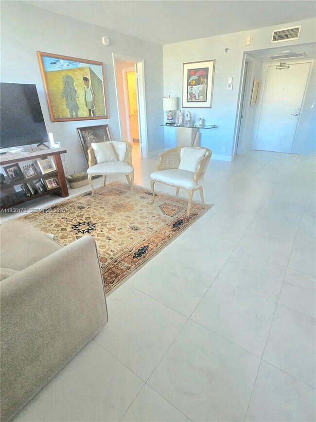 Building Photo - 899 Jeffery St