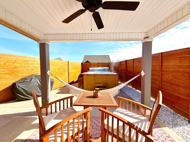 Building Photo - 1013 Berry Bnd