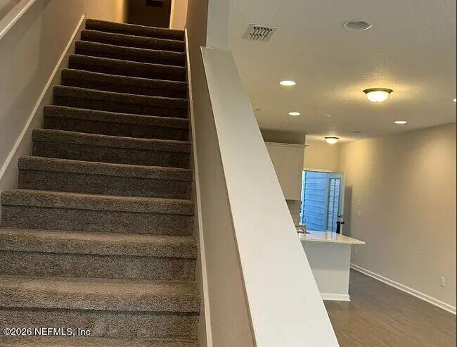 Building Photo - 378 Brandon Lks Dr