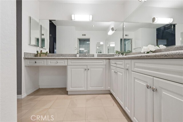 Building Photo - 2142 Iron Club Dr