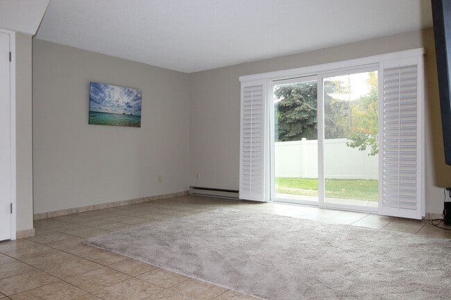 Building Photo - 7878 N Wilding Dr