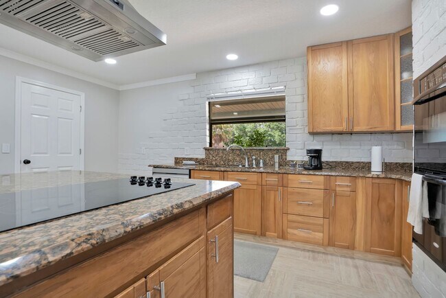 Building Photo - 2724 Ardon Ave