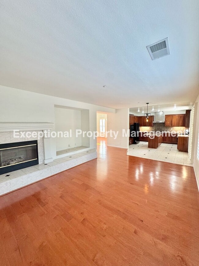 Building Photo - Ready to move in 4 bedroom 4 bath home!