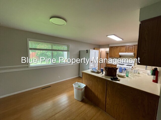 Building Photo - 505 Sykes Dr