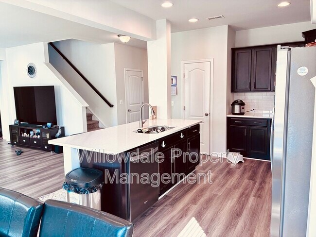 Building Photo - 993 Deaton Dr