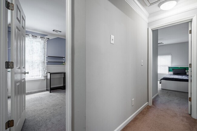 Building Photo - 2096 Fairport Way