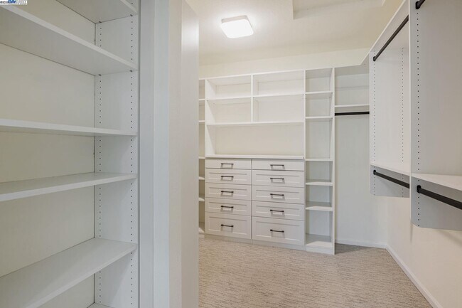 Building Photo - 124 Birchbark Pl