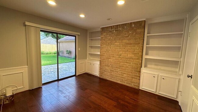 Building Photo - 11527 Cedar Creek Dr