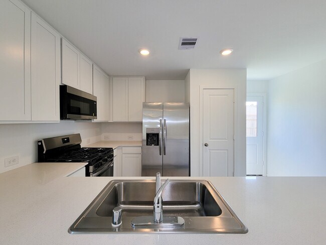 Building Photo - 1519 Gardenia Grv Ln