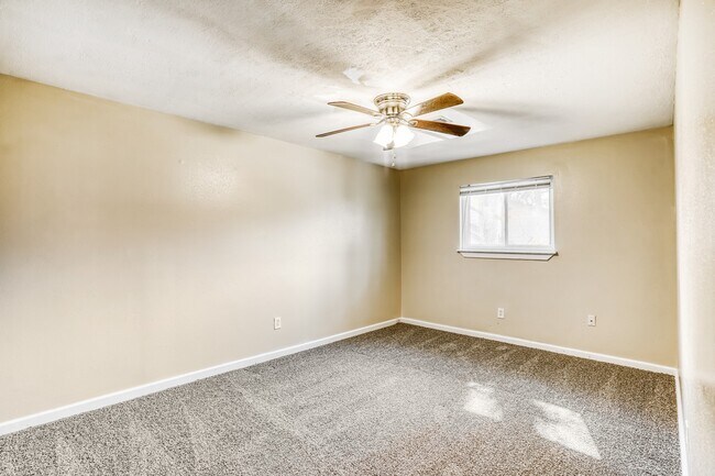 Building Photo - 17828 Cluster Ct