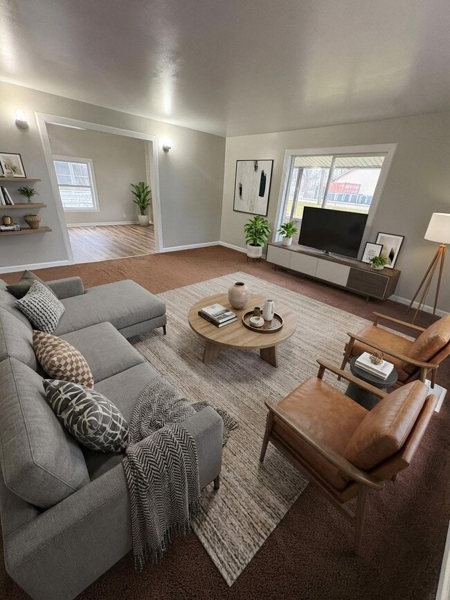 Building Photo - 205 S Broadway St