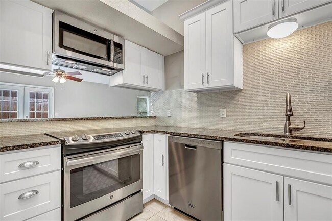 Building Photo - 3 Cedar Elm Cir