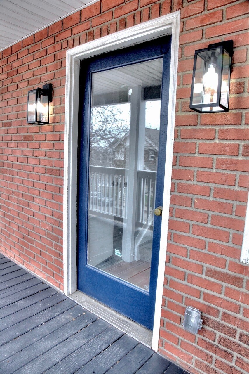 Building Photo - 316 E 17th Ave