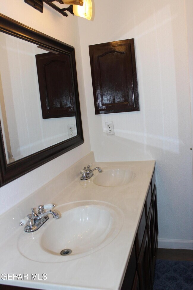 Building Photo - 394 Brill Cir