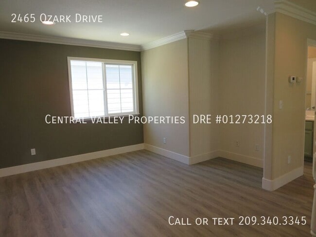 Building Photo - 2465 Ozark Dr