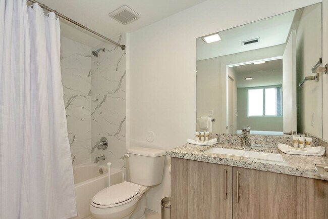 Building Photo - 1710 SW 27th Ave