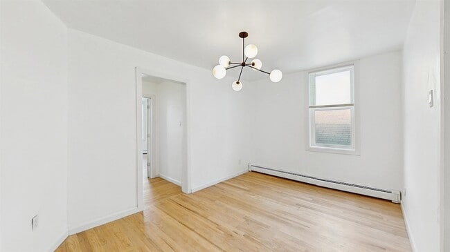 Primary Photo - 174 Beacon Ave