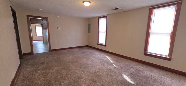 Building Photo - Quaint 3 bedroom home near Drury University $895!