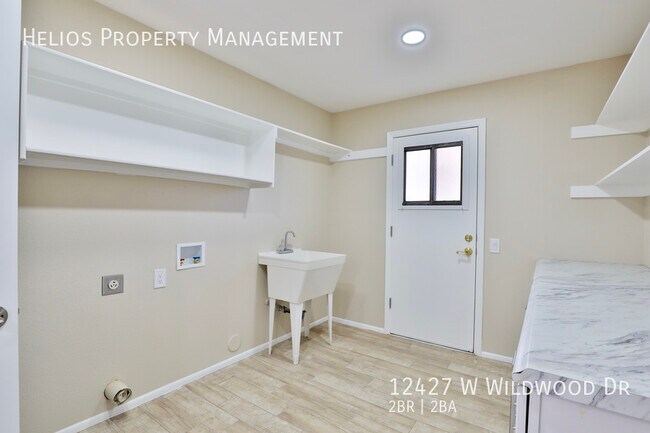 Building Photo - 12427 Wildwood Dr
