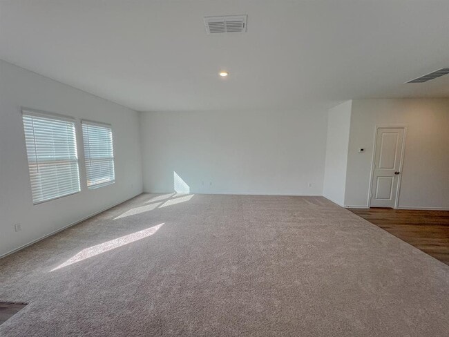 Building Photo - 254 The Bad Wy