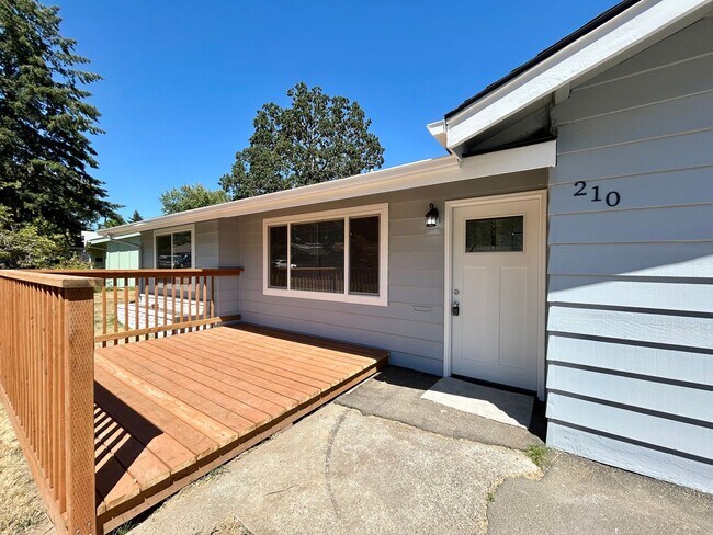 Building Photo - 210 SW 142nd Ave