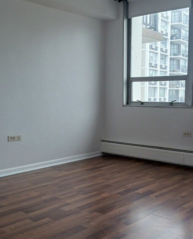 Building Photo - 8801 W Golf Rd