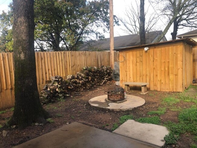Building Photo - Remodeled 3 Bedroom Home