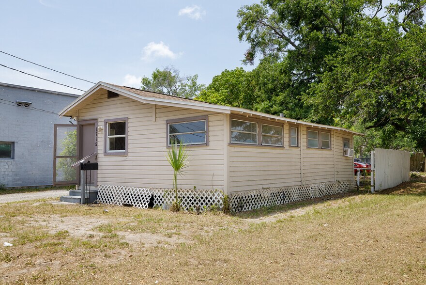 Building Photo - 1715 14th St S