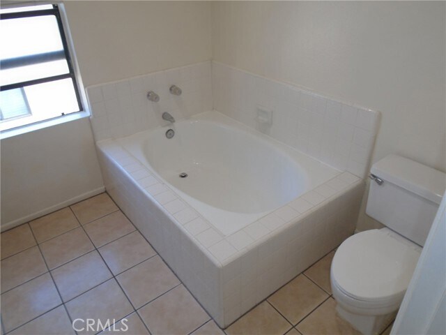 Building Photo - 19 Goldstar Pl