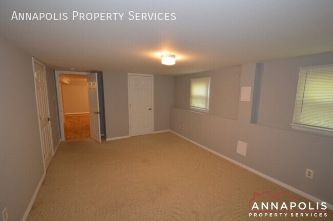 Building Photo - 556 Arundel Dr