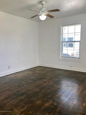 Building Photo - BIVINS ADORABLE 2BEDROOM 1BATH 1CAR GARAGE
