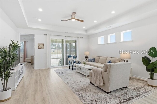 Building Photo - 855 Weekend Ave