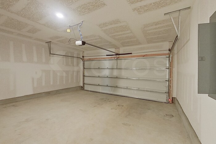 Building Photo - 261 Monarch Ln