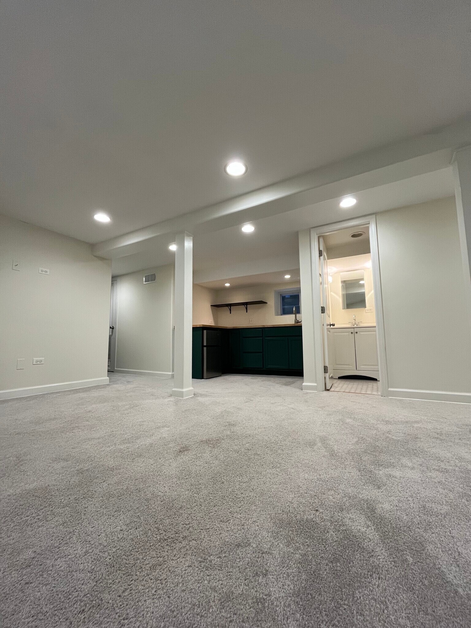 Building Photo - 3424 N Hamlin Ave