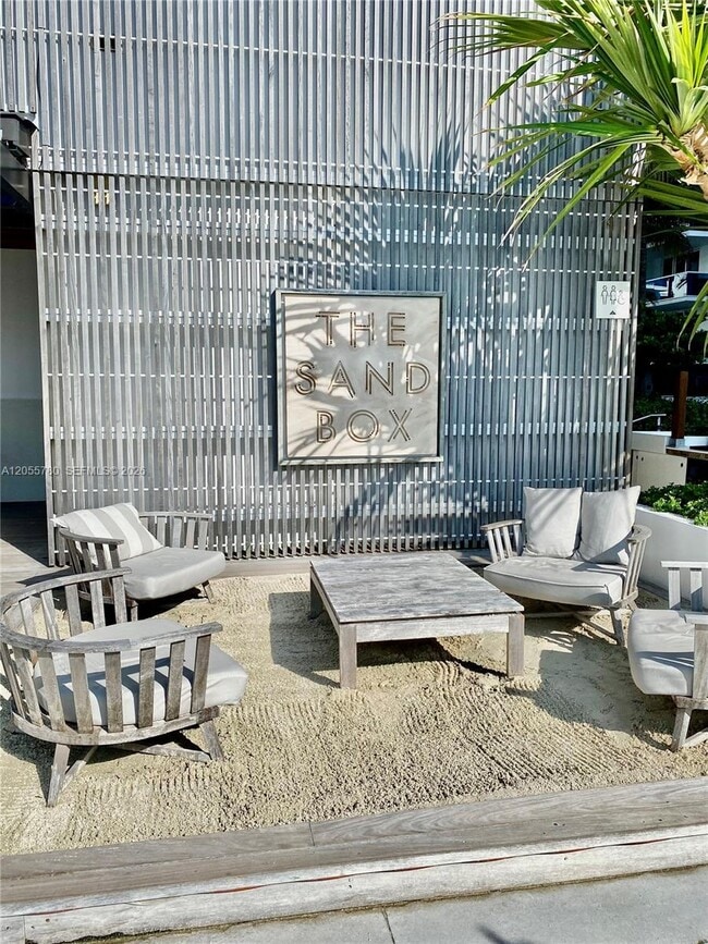 Building Photo - 2301 Collins Ave