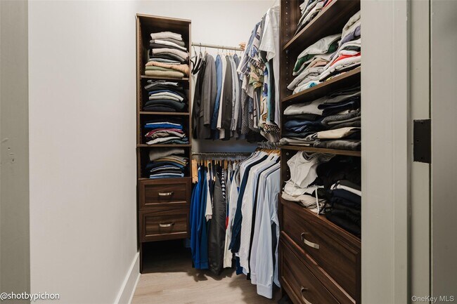 Building Photo - 4 Raymond Ave