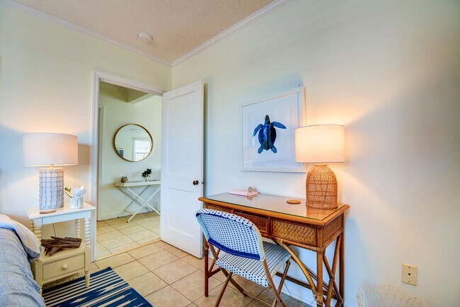 Building Photo - Off Season Coastal Cottage September 2026 through Mid February 2027- Fully Furnished- 3 Month Min...