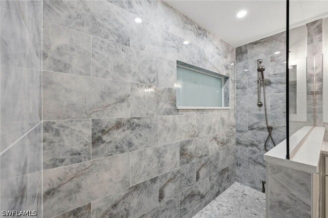 Building Photo - 789 Coldstream Ct