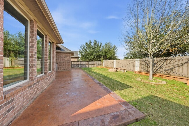 Building Photo - 806 Butterfly Garden Trail