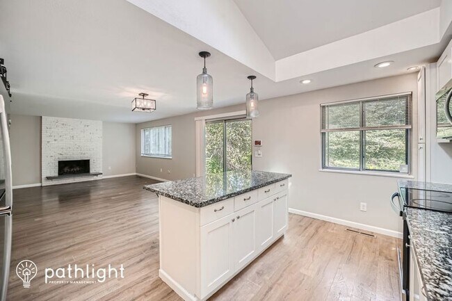 Building Photo - 8201 Woodbourne Dr SW