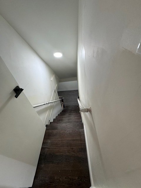 Building Photo - 33 E Walnut Ave