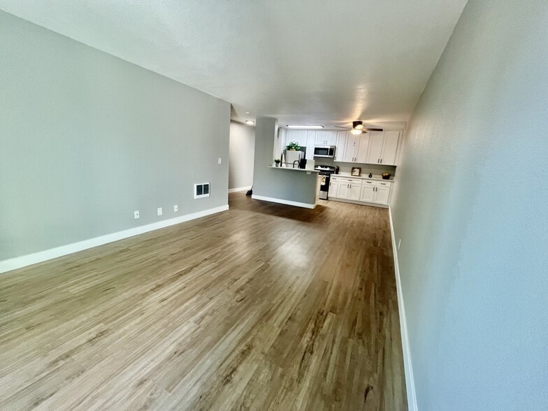 Building Photo - 941 Lewelling Blvd