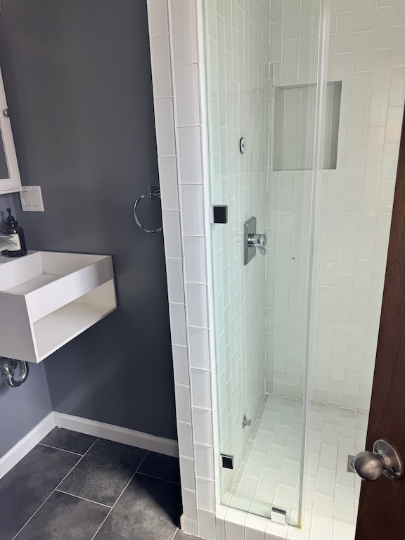 Ensuite shower with steam - 4223 La Salle Ave