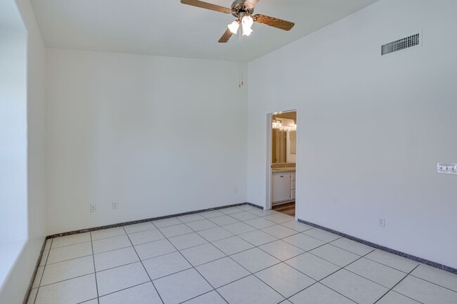 Building Photo - 6201 E Lake Mead Blvd