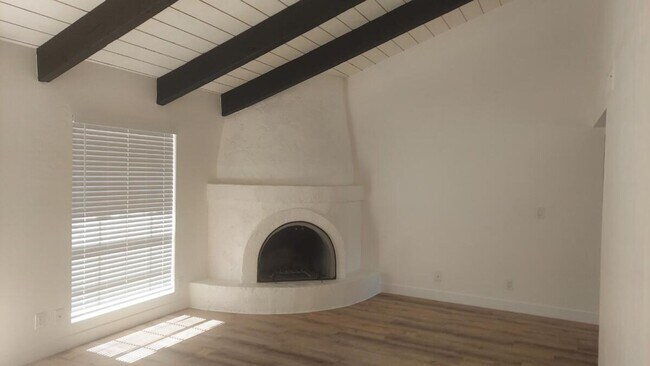 Building Photo - STUNNING SCOTTSDALE REMODEL!!