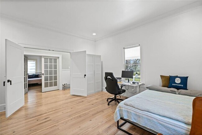 Building Photo - 805 Antone St NW