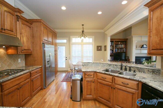 Building Photo - 27 Carriage Hill
