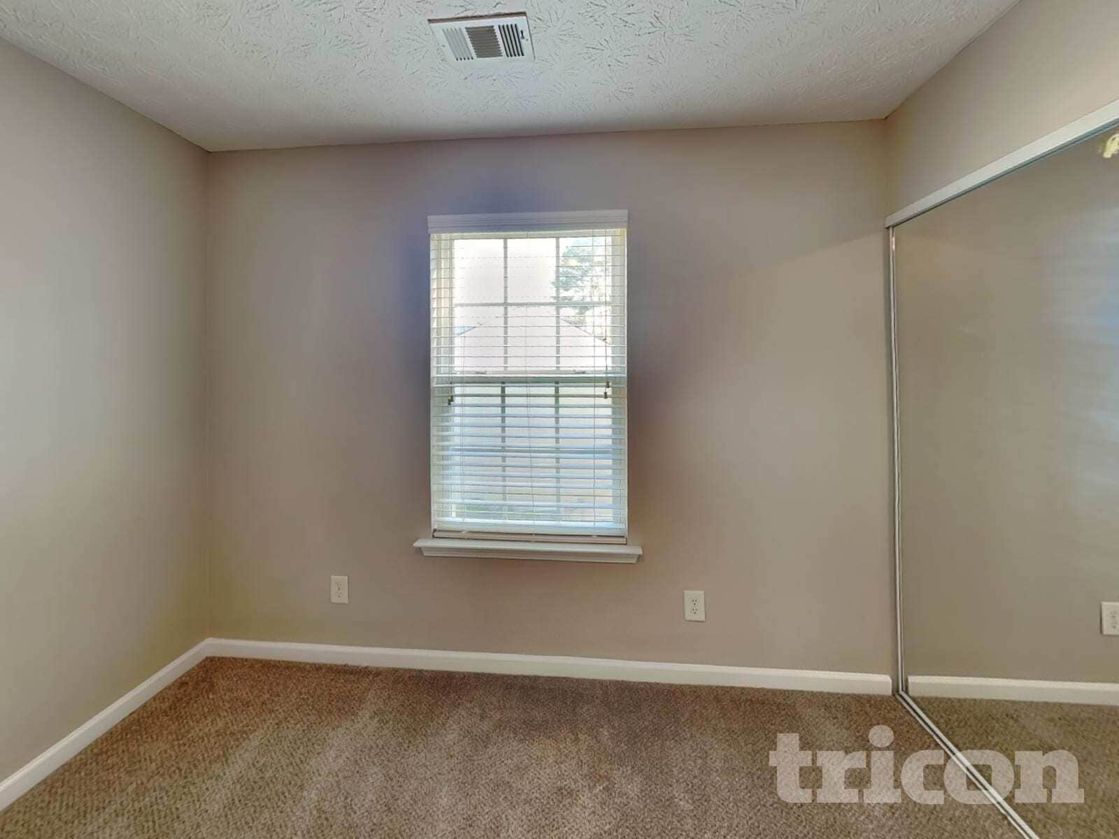 Building Photo - 3243 Deer Valley Dr NW