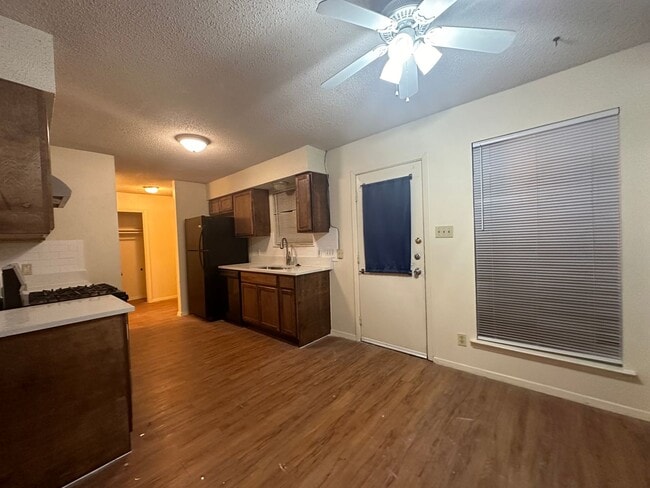 Building Photo - 8104 Hood Cir
